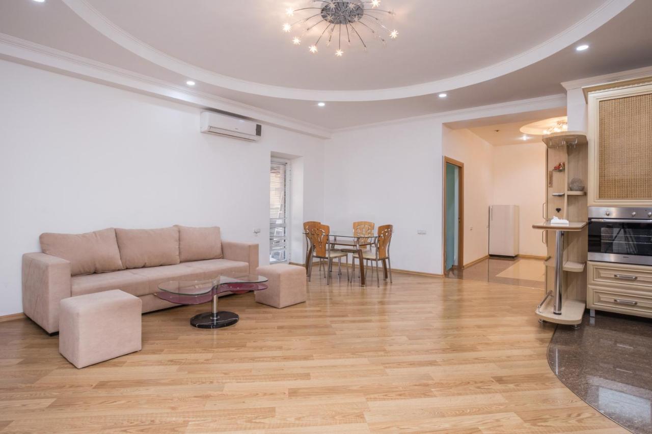 Stay Inn Apartments At Northern Avenue Yerevan Exterior foto